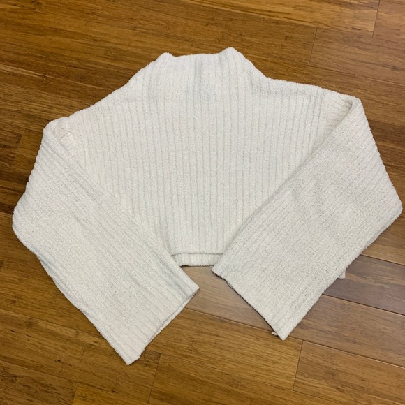 Lulus Cropped Sweater Womens Size‎ Medium Ivory White Fuzzy Knit Mock Neck Long - Picture 4 of 6